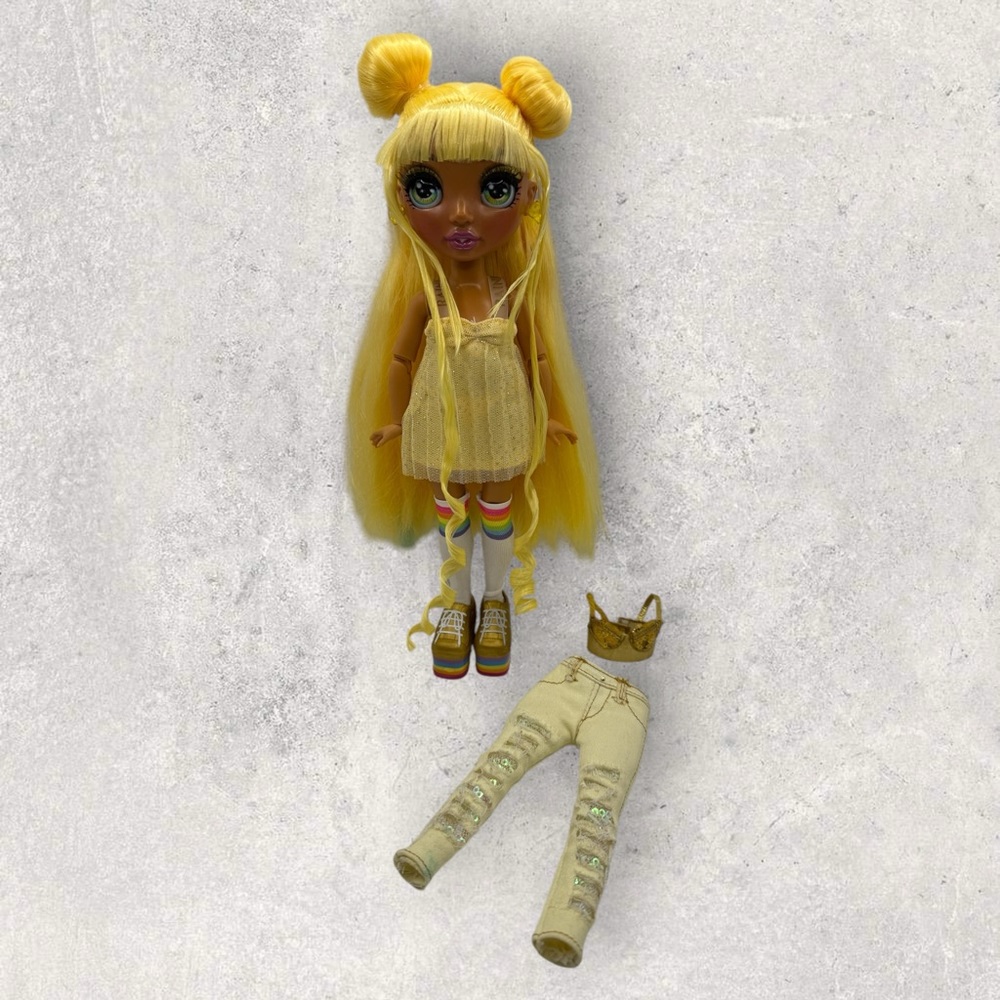 Rainbow High Fashion Doll Sunny Madison Series 1 - Doll, Clothes Socks Shoes